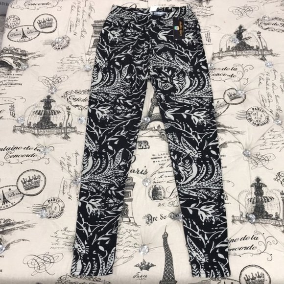 COMFY LEGGINGS Ultra Soft Printed Brushed Capri-Full Length - Picture 5 of 7